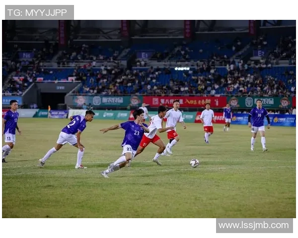 足球明星与中国明星同名现象探讨与背后故事揭秘